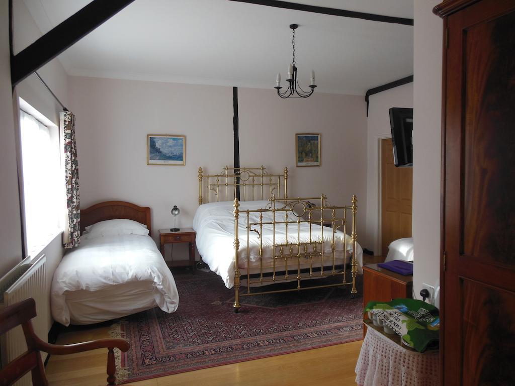 Highfield Farm Bed & Breakfast Sandy Room photo